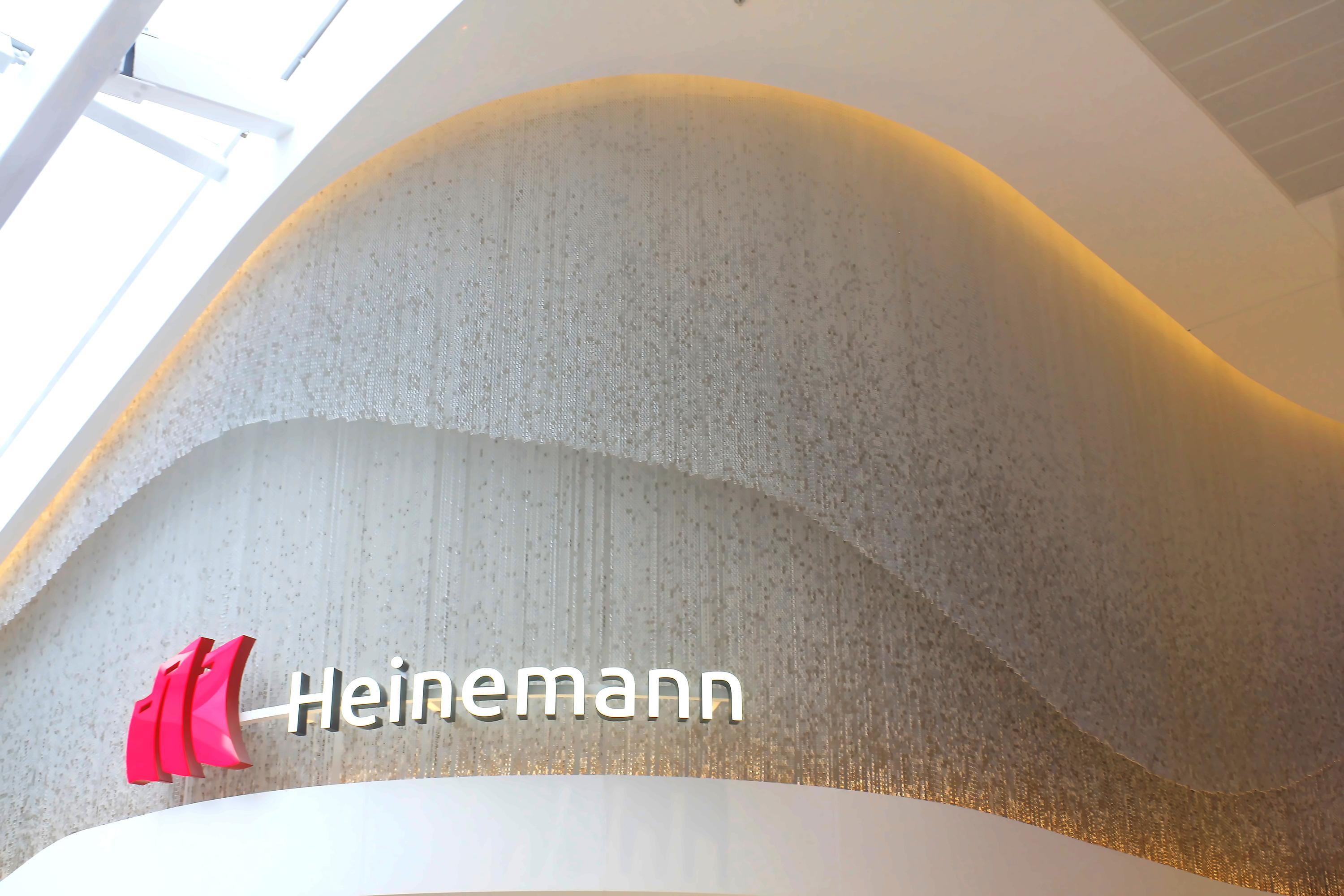 0185 - Heinemann Sydney Airport Virgin T2 021.jpg